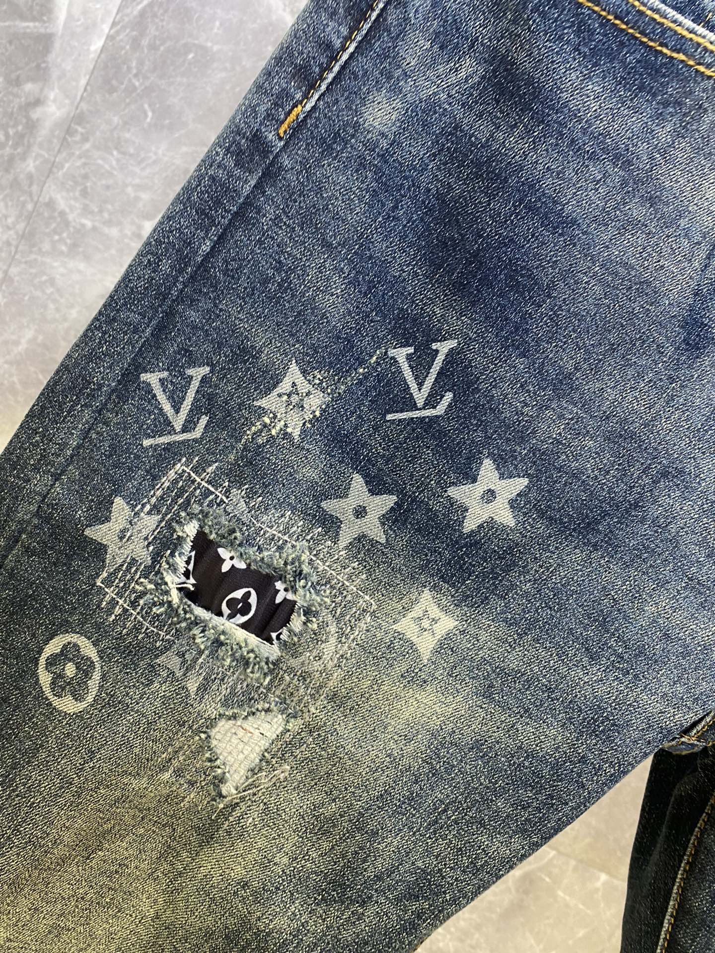LV BLUE DENIM JEAN 239575