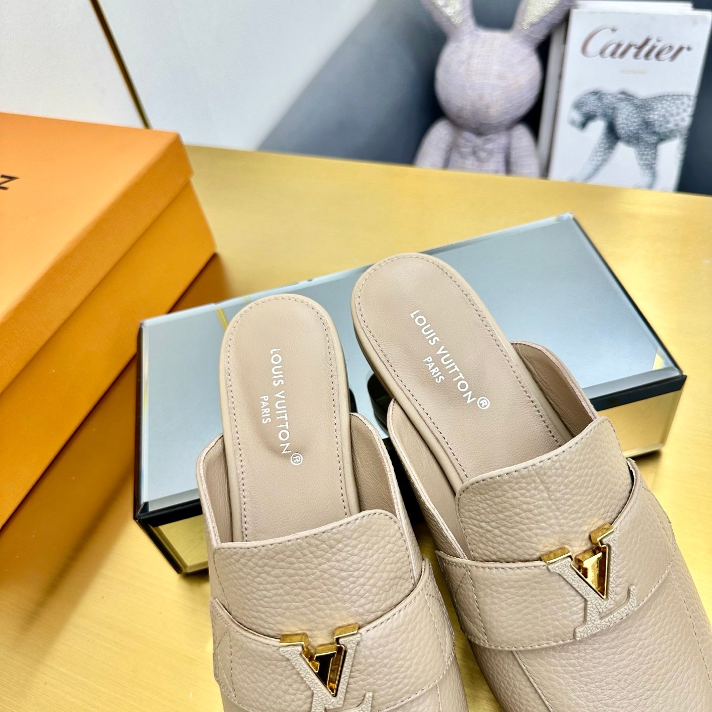 LV 25C LV Capri Open Back Loafer Cream Wrinkled Cowhide 219927