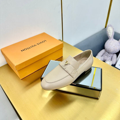 LV 25C Capri Loafer Cream Wrinkled Cowhide 219931