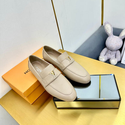 LV 25C Capri Loafer Cream Wrinkled Cowhide 219931