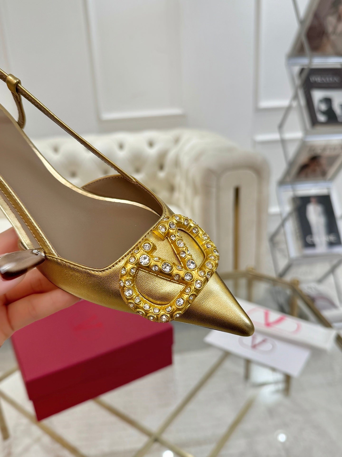 VT Vlogo Signature Gold Slingback Cowhide 342233