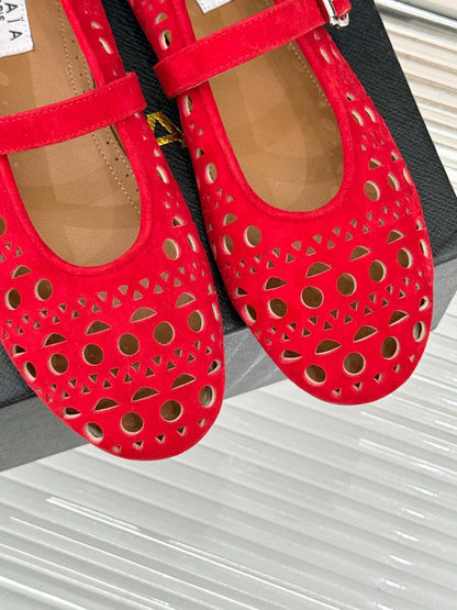 Alaia Women's Ballet Flat Red Suede 293225