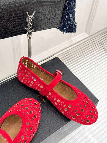 Alaia Women's Ballet Flat Red Suede 293225