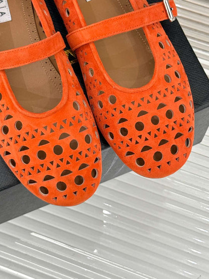 Alaia Women's Ballet Flat Orange Suede 293228