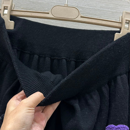 CC 25 Flower Set Black Wool Acrylic