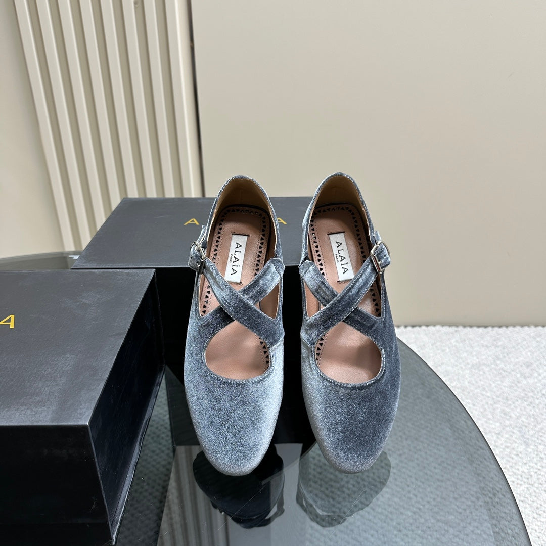 Alaila Criss Cross Ballet Flats In Dark Grey Velvet  920785