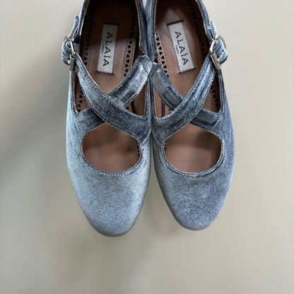 Alaila Criss Cross Ballet Flats In Dark Grey Velvet  920785