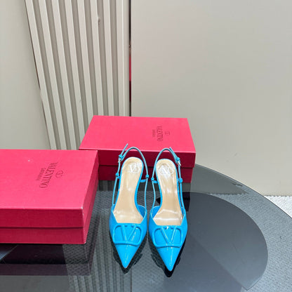 VLOGO SIGNATURUE CERULEAN BLUE PATENT LEATHER SLINGBACK PUMP 80MM