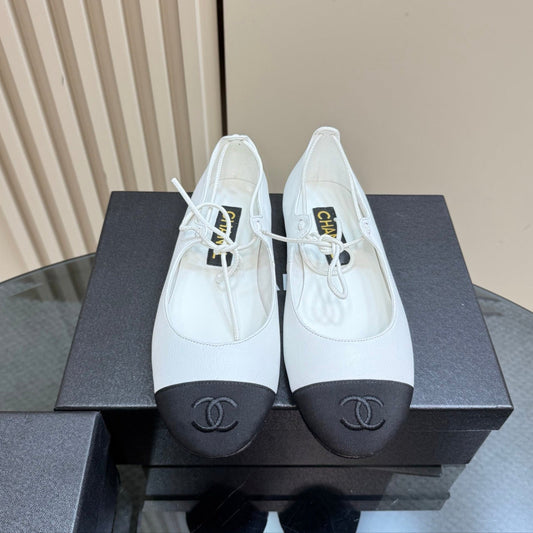 CC 25 Mary Jane Flat White Leather with Fabric 239409