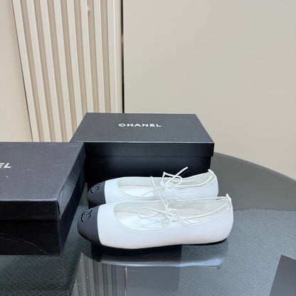CC 25 Mary Jane Flat White Leather with Fabric 239409