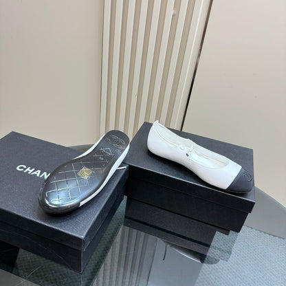 CC 25 Mary Jane Flat White Leather with Fabric 239409