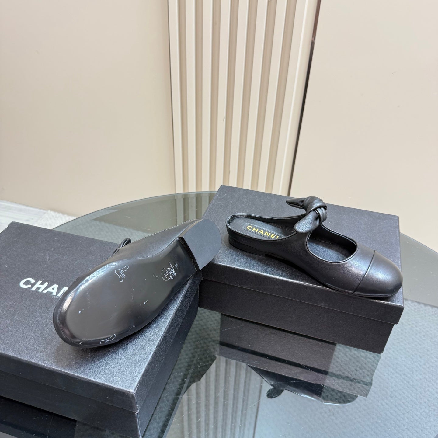 CC 25 Mule Flat Black Sheepskin 239414