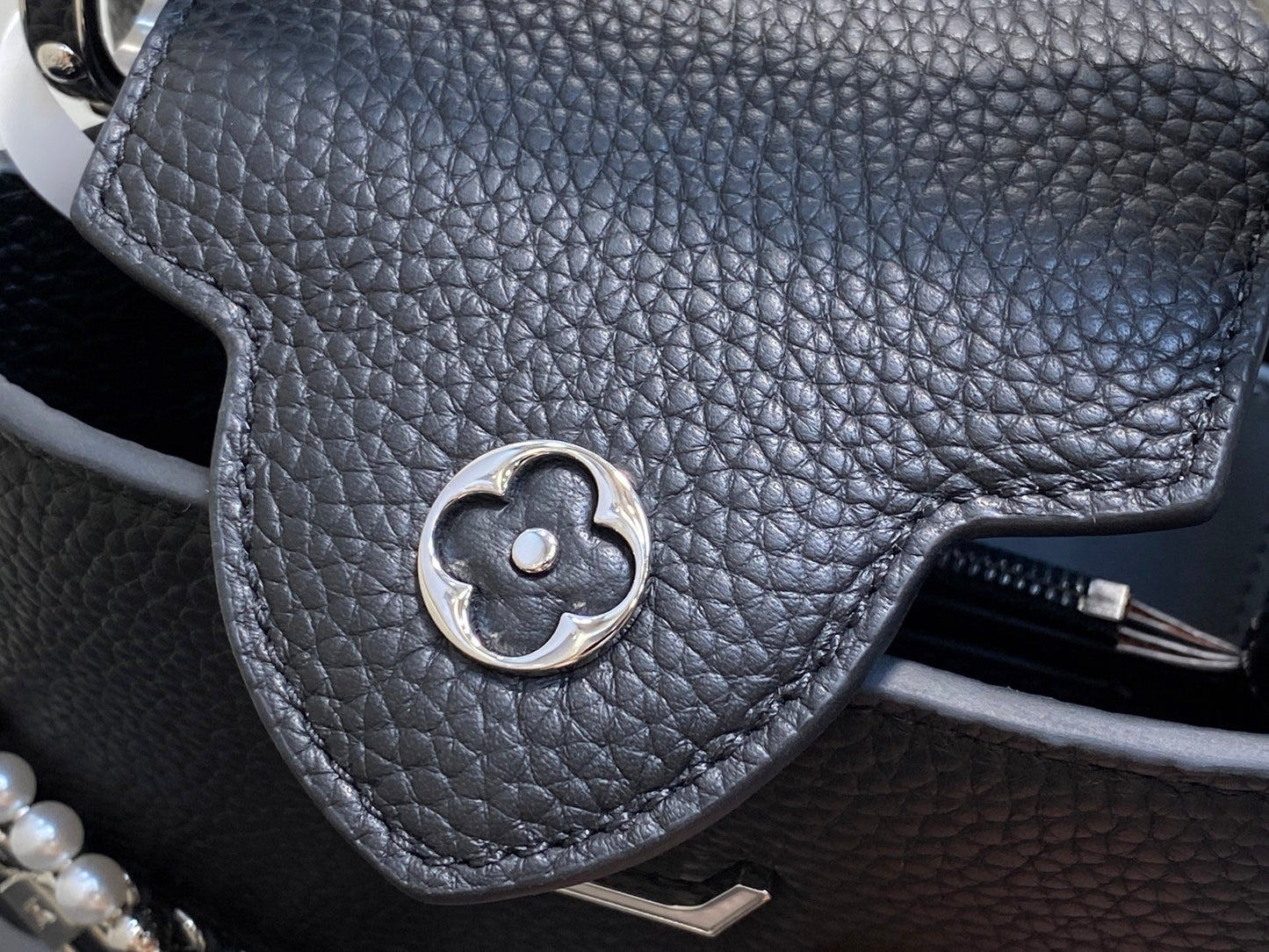 LV Capucines Black Taullon Cowhide 331017