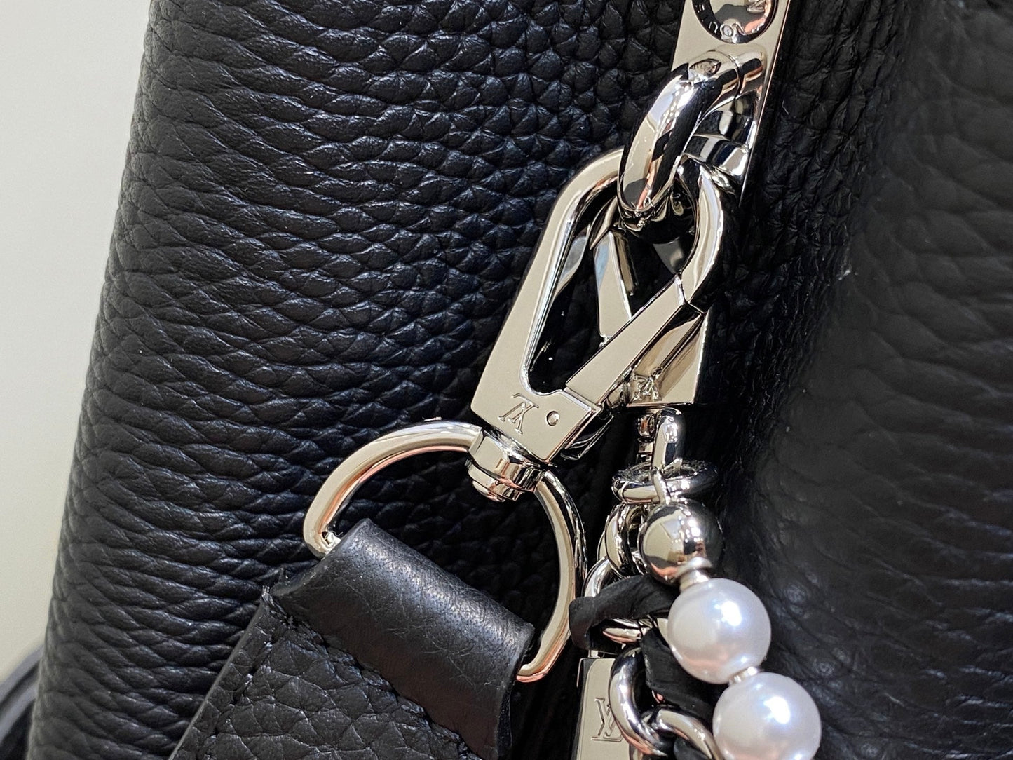 LV Capucines Black Taullon Cowhide 331017