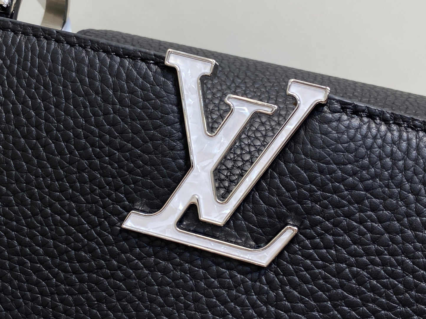 LV Capucines Black Taullon Cowhide 331017