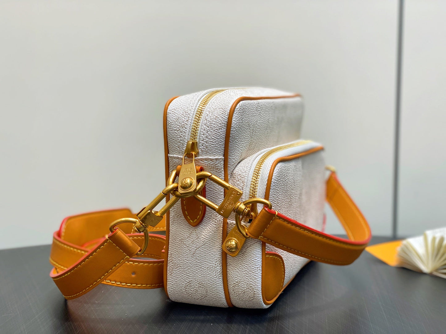 LV Nil 25cm Grey Brown Monogram Canvas