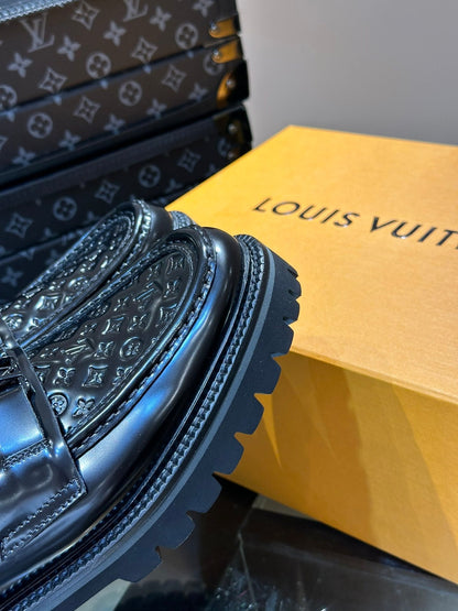 LV MAJOR LOAFER IN BLACK IMPRINT CALFSKIN
