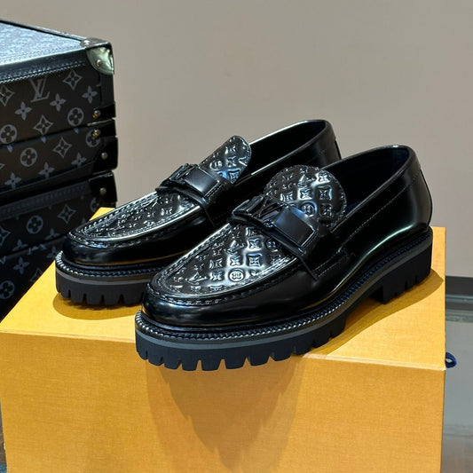 LV MAJOR LOAFER IN BLACK IMPRINT CALFSKIN