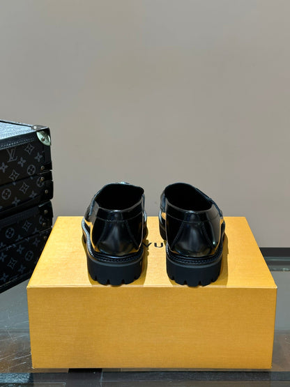 LV MAJOR LOAFER IN BLACK IMPRINT CALFSKIN