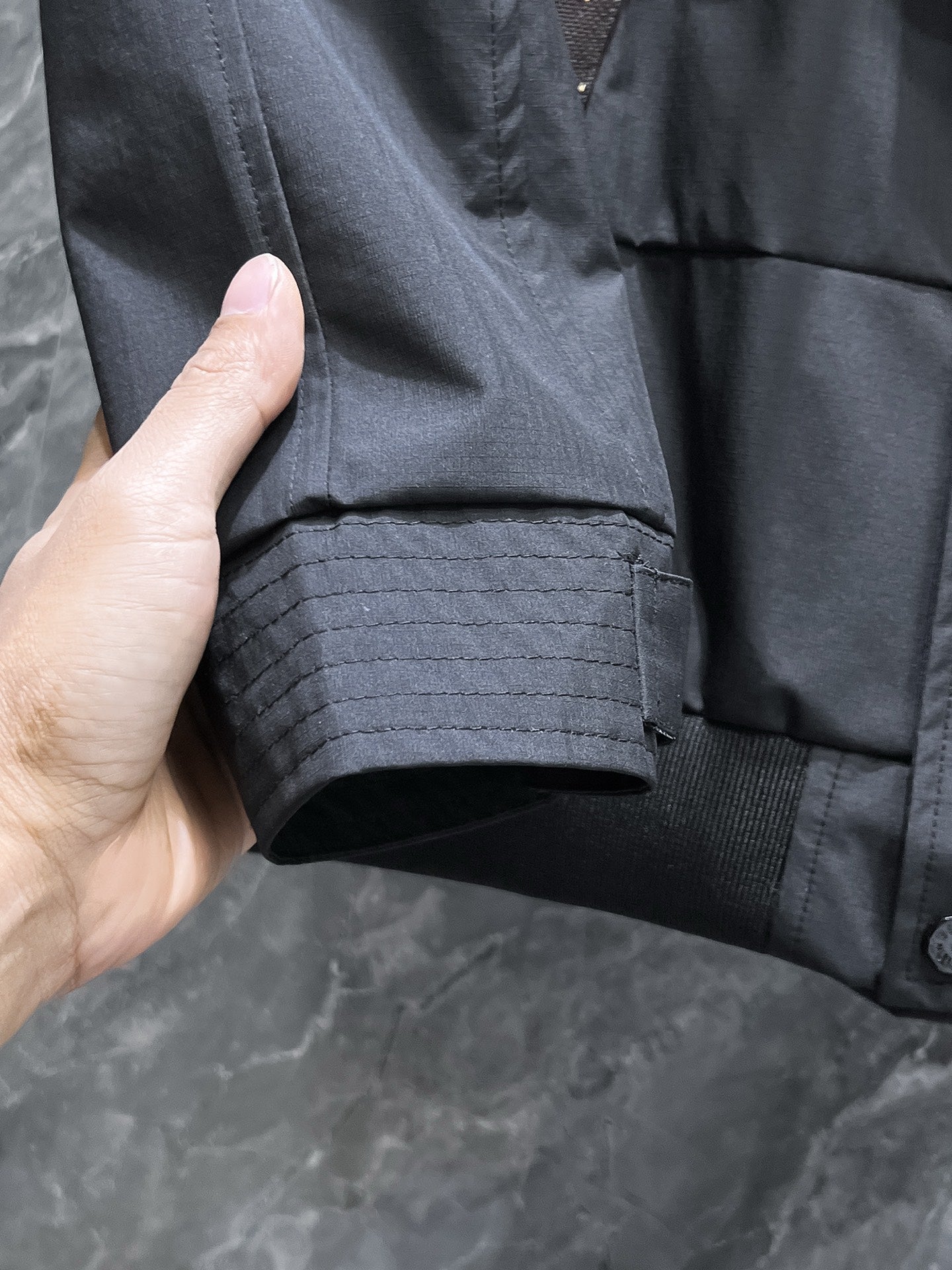LV BLACK JACKET 239573