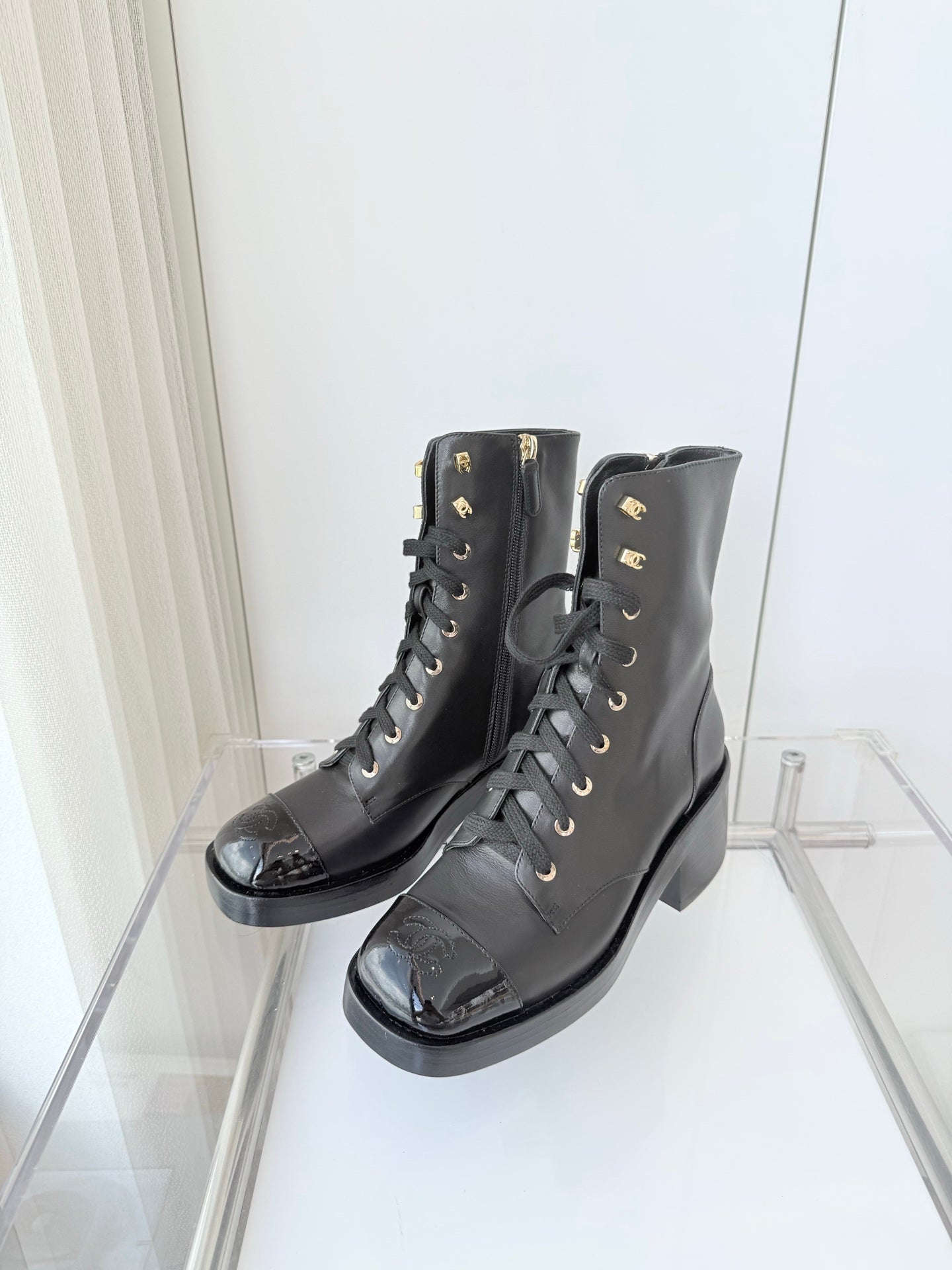 CC 25 Short Boot Black Cowhide 411471