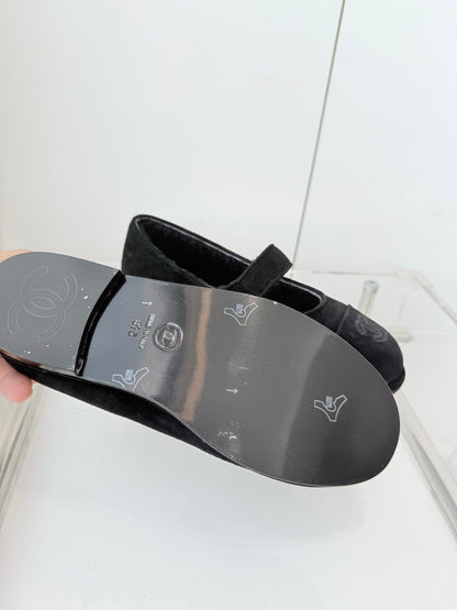 CC 25 Ballet Flats Black Suede 411483