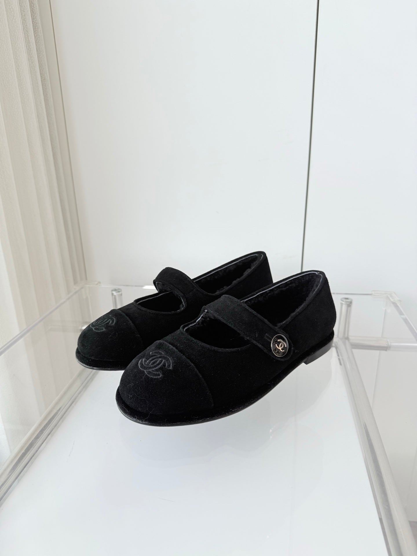 CC 25 Ballet Flats Black Suede 411483