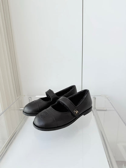 CC 25 Ballet Flats Black Cowhide 411488