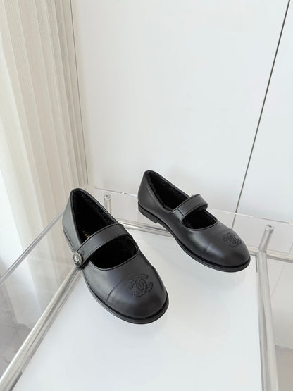 CC 25 Ballet Flats Black Cowhide 411488