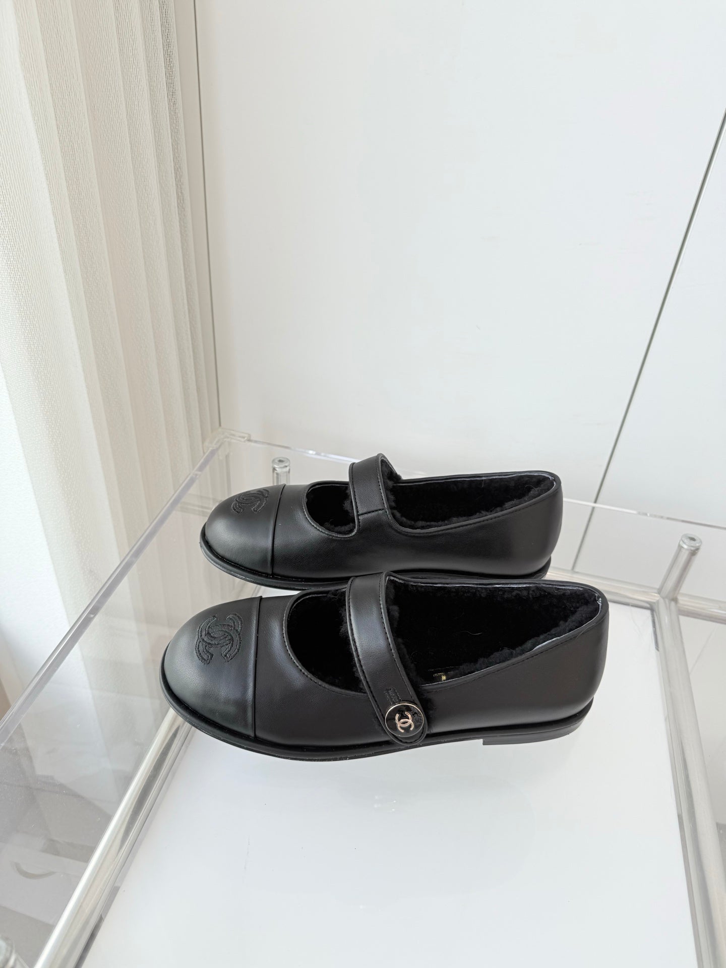 CC 25 Ballet Flats Black Cowhide 411488