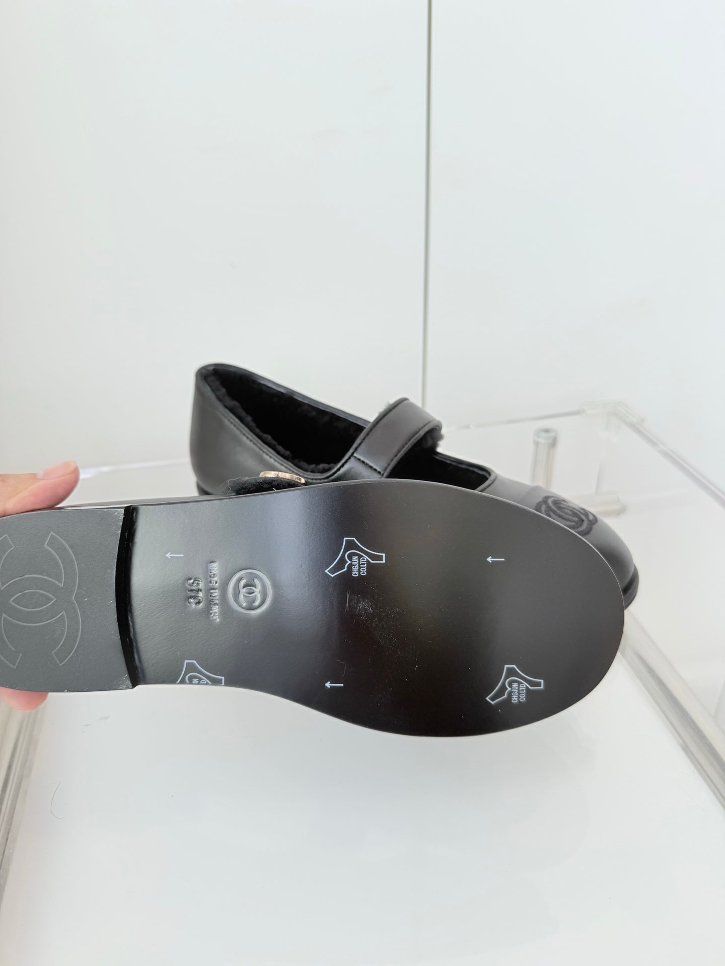 CC 25 Ballet Flats Black Cowhide 411488