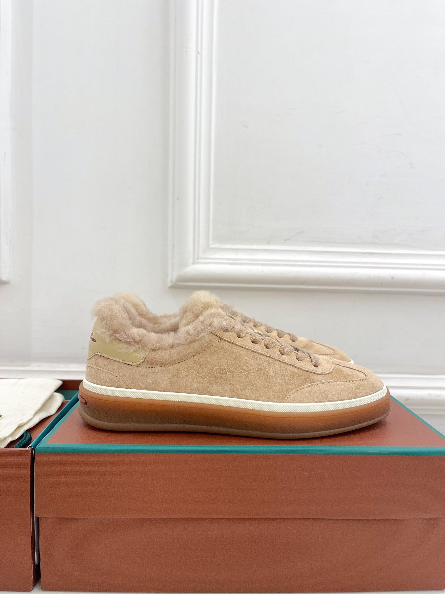 LP Tennis Walk Sneaker In Light Brown Suede Lined With Wool Fleece 988272