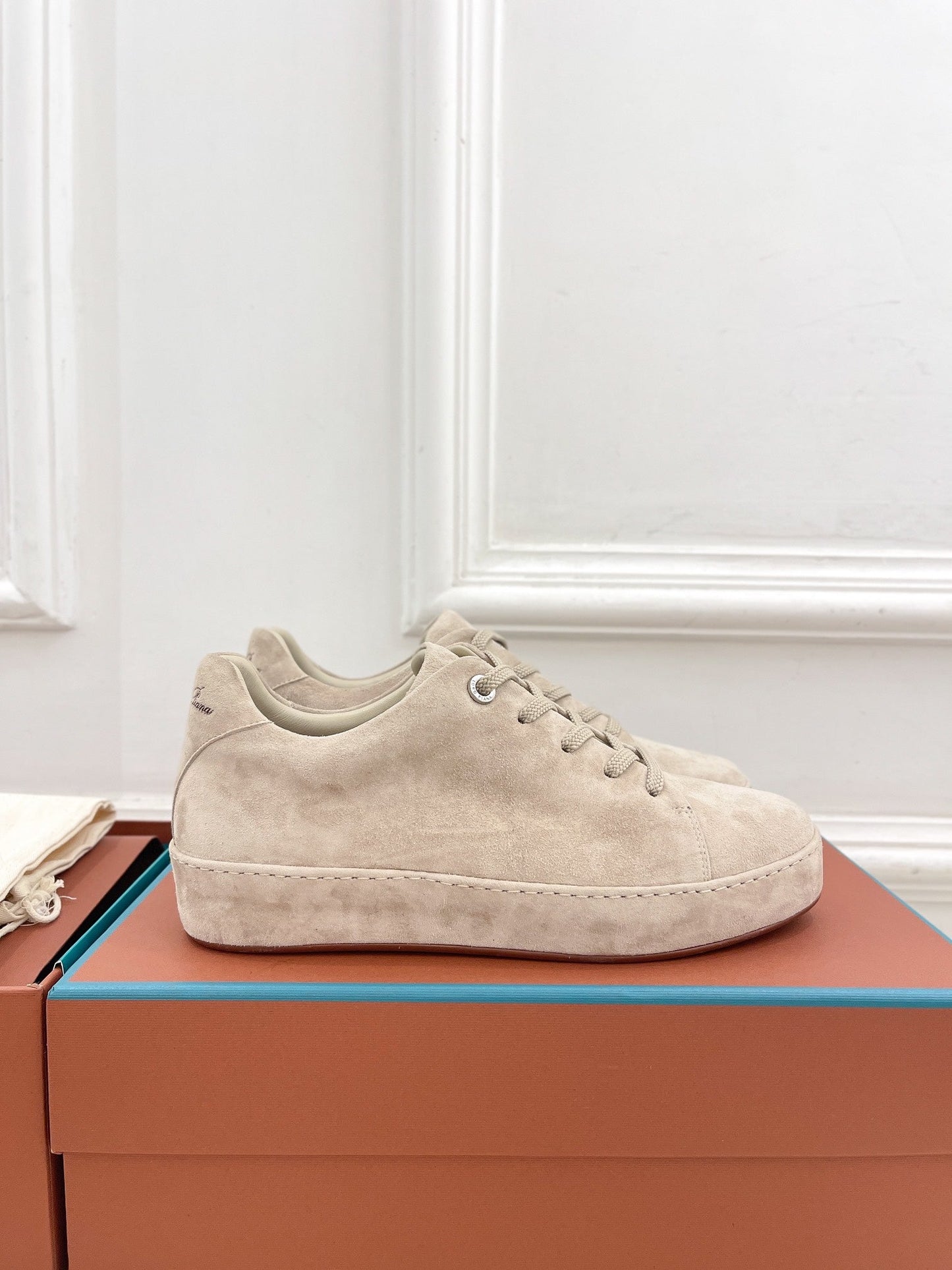 LP Nuage Sneaker In Light Beige Suede 988287