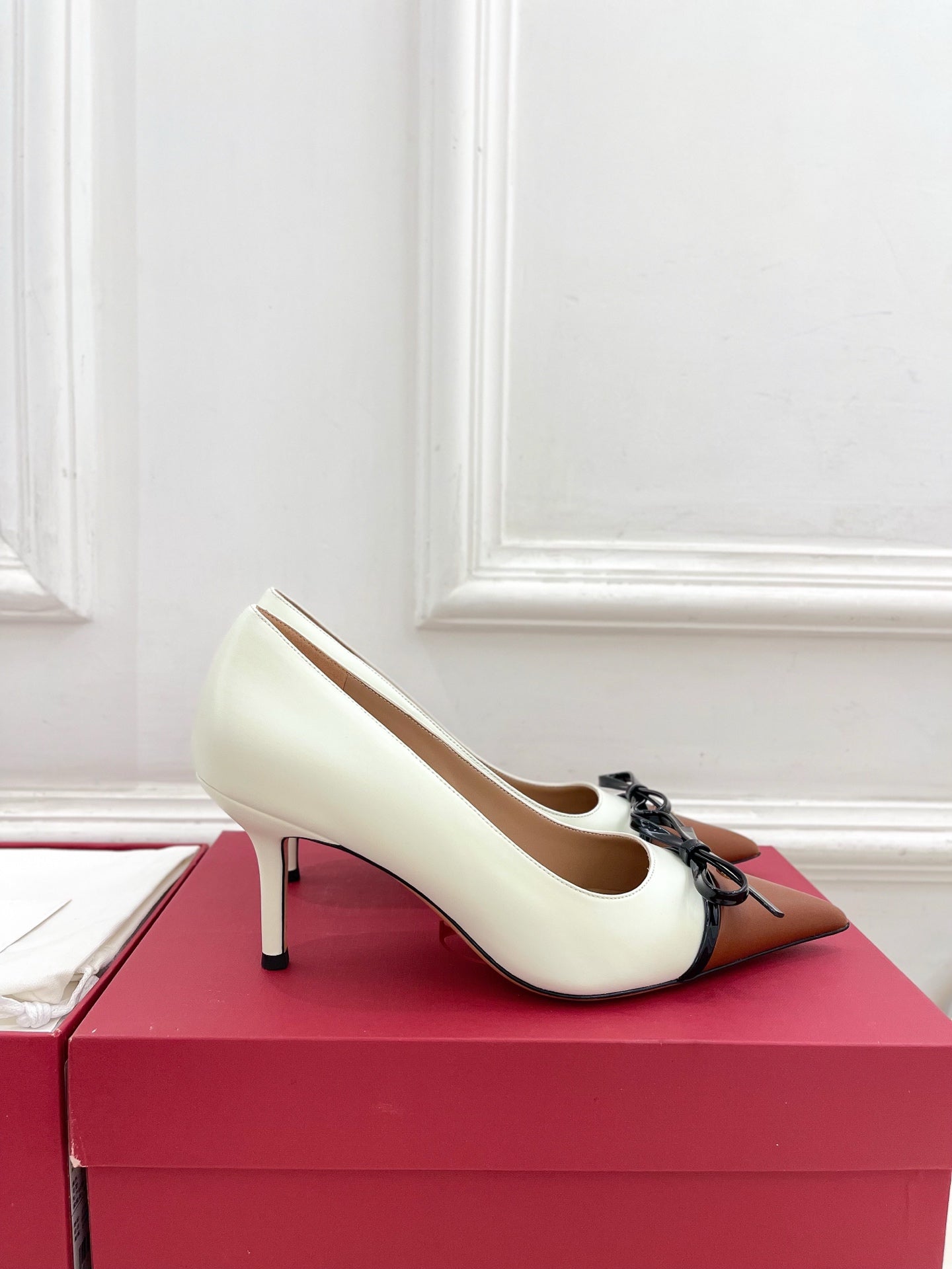 VT 25 Bepointy Pump 8cm White Brown Lambskin 325524