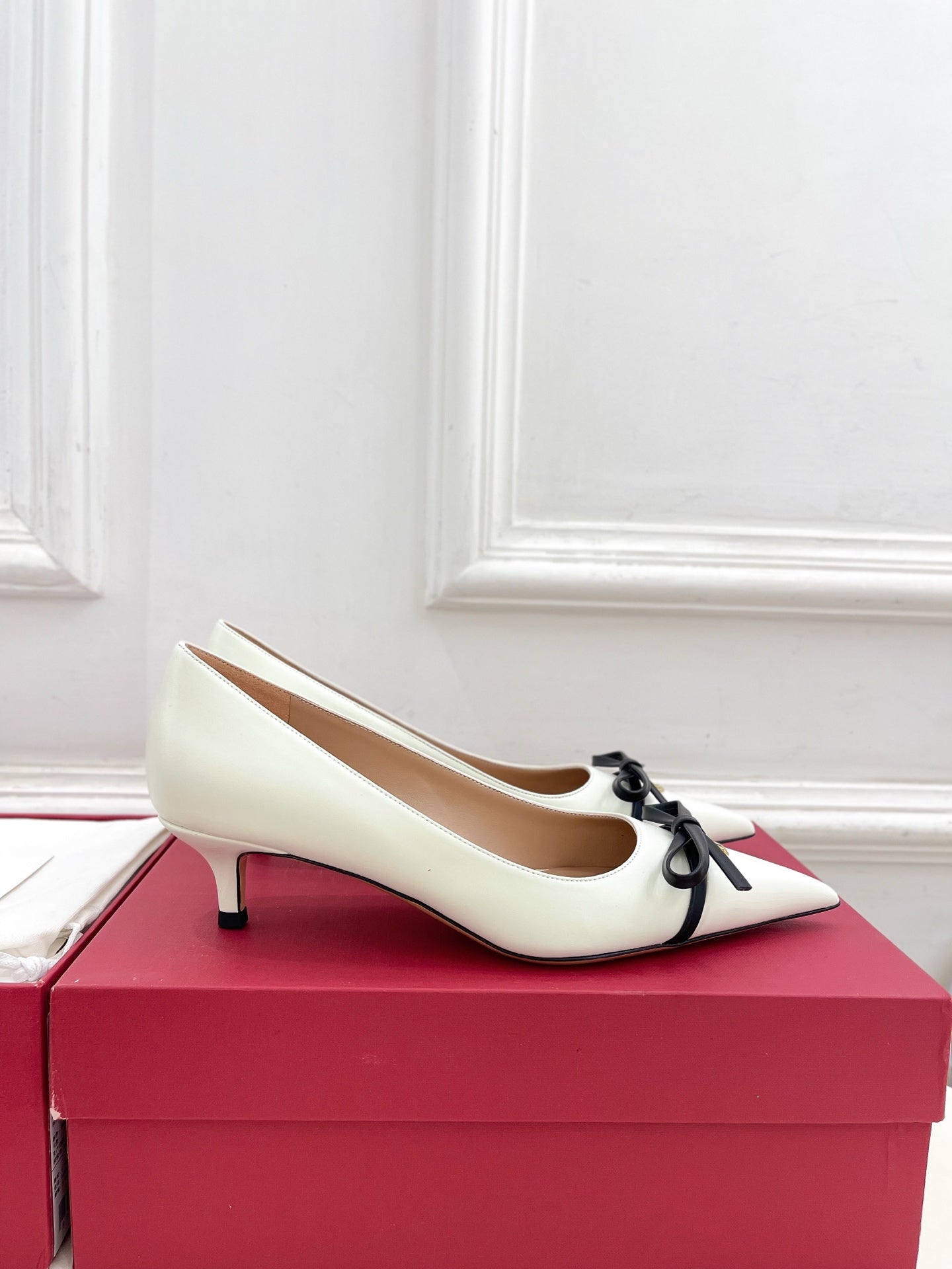 VT 25 Bepointy Pump 4.5cm White Lambskin 325526