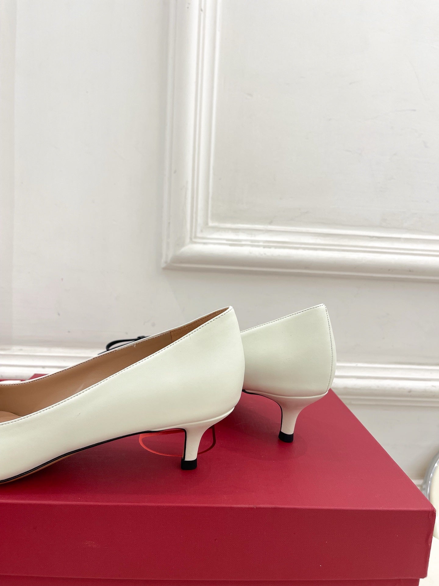 VT 25 Bepointy Pump 4.5cm White Lambskin 325526
