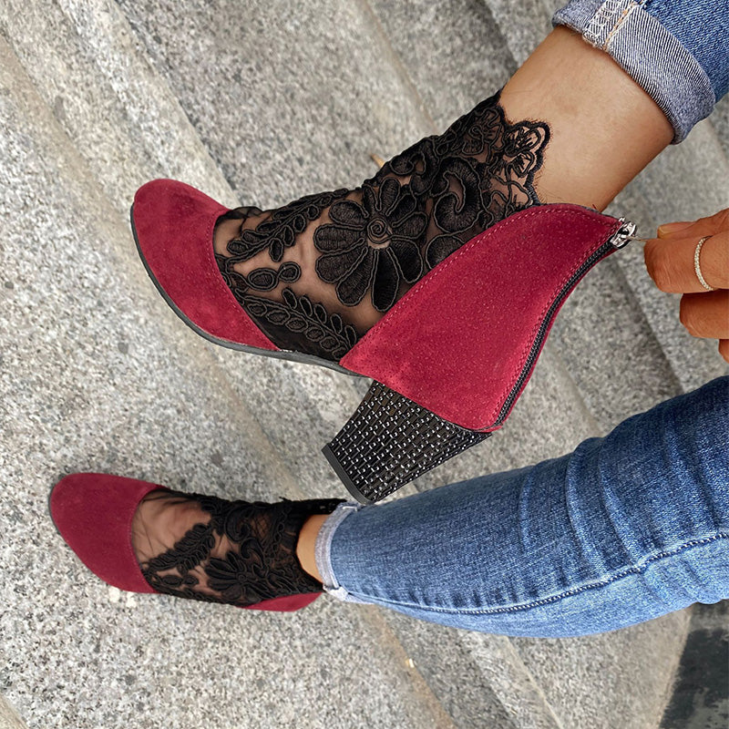 Noire Élégance Wildleder-Stiefeletten