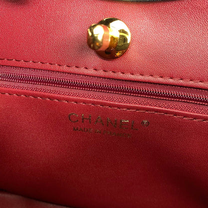 cc 22 hobo 35cm black quilted calfskin gold hardware